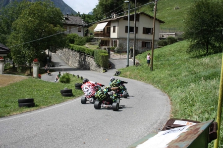 Uno scatto durante una derapata Uno scatto durante una derapata